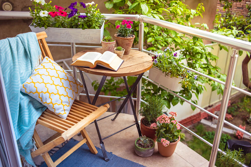 balcony-garden-small-space